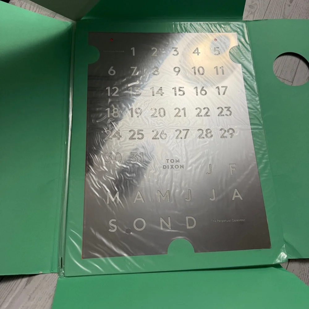 Metal Chrome The Perpetual Desk Office Calendar Artist Tom‎ Dixon Museum